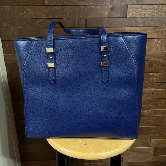 Guess blue purse - Picture 2 of 4